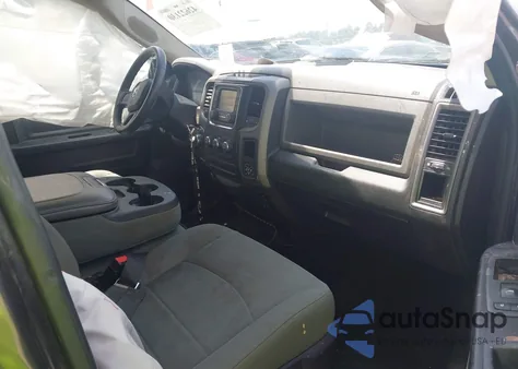 2019 Ram 1500 Classic Express 4X2 5'7 Box z USA, uszkodzony, nr VIN 1C6RR6KG2KS622902